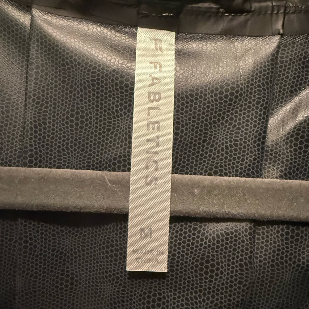 NWT-Fabletics Women’s Black Downpour/Cold Jacket - Picture 6 of 11